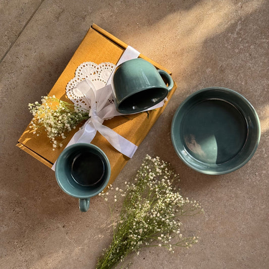 Elegant Coffee Gift Box with Dual Cups and Bowl