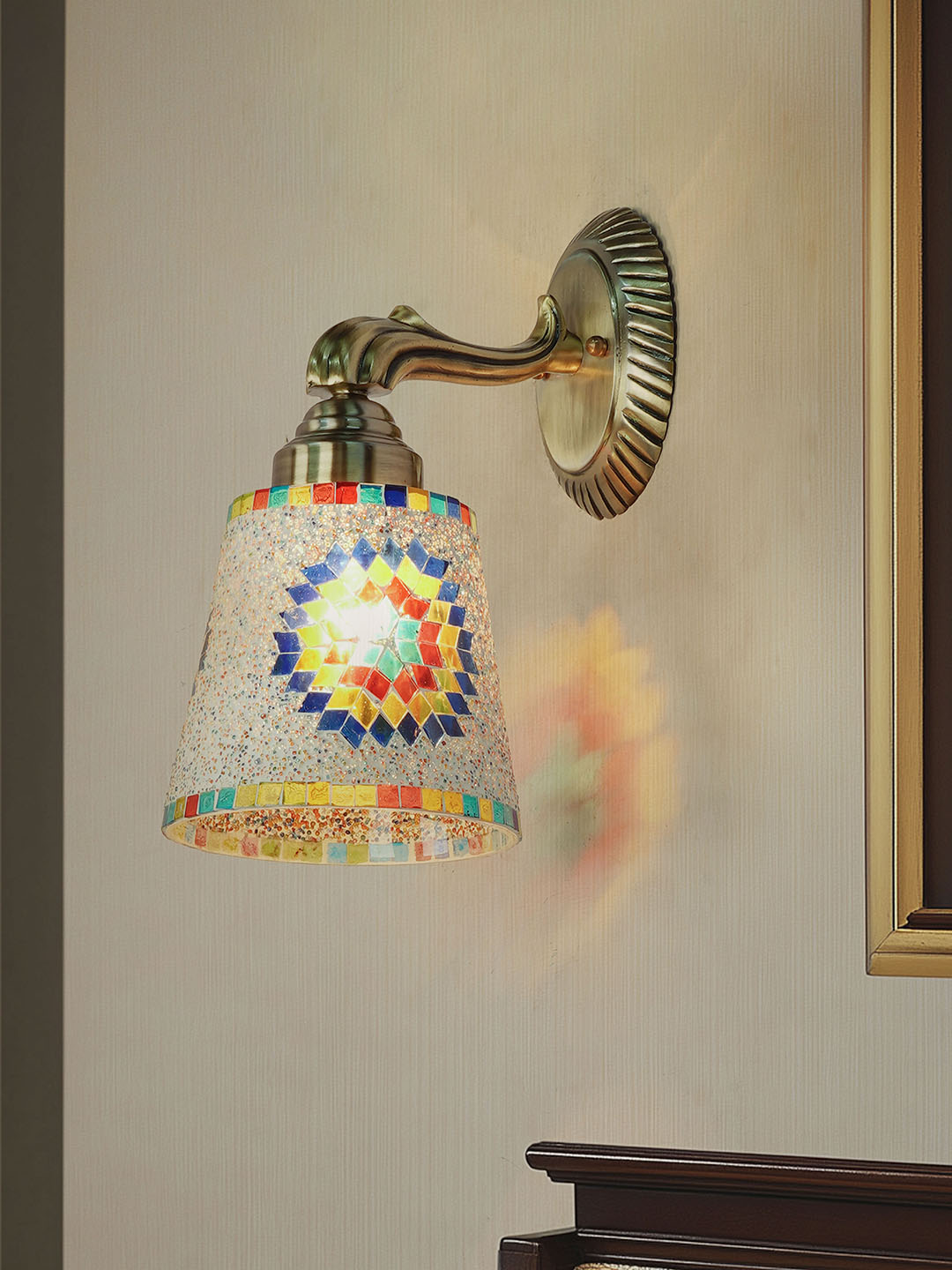 Brass Antique Glass Aluminium 1-Light Wall Sconce – 25.4 cm