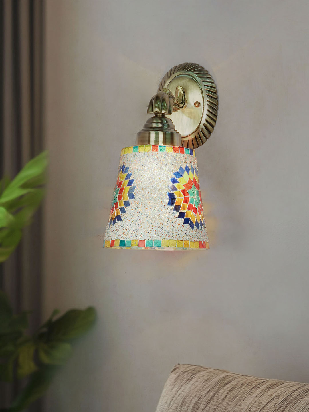 Brass Antique Glass Aluminium 1-Light Wall Sconce – 25.4 cm
