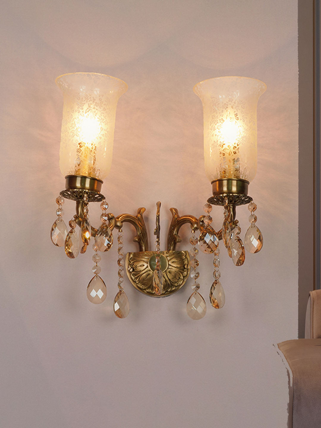 Brass Antique Glass Brass 2-Light Wall Sconce – 35.6 cm