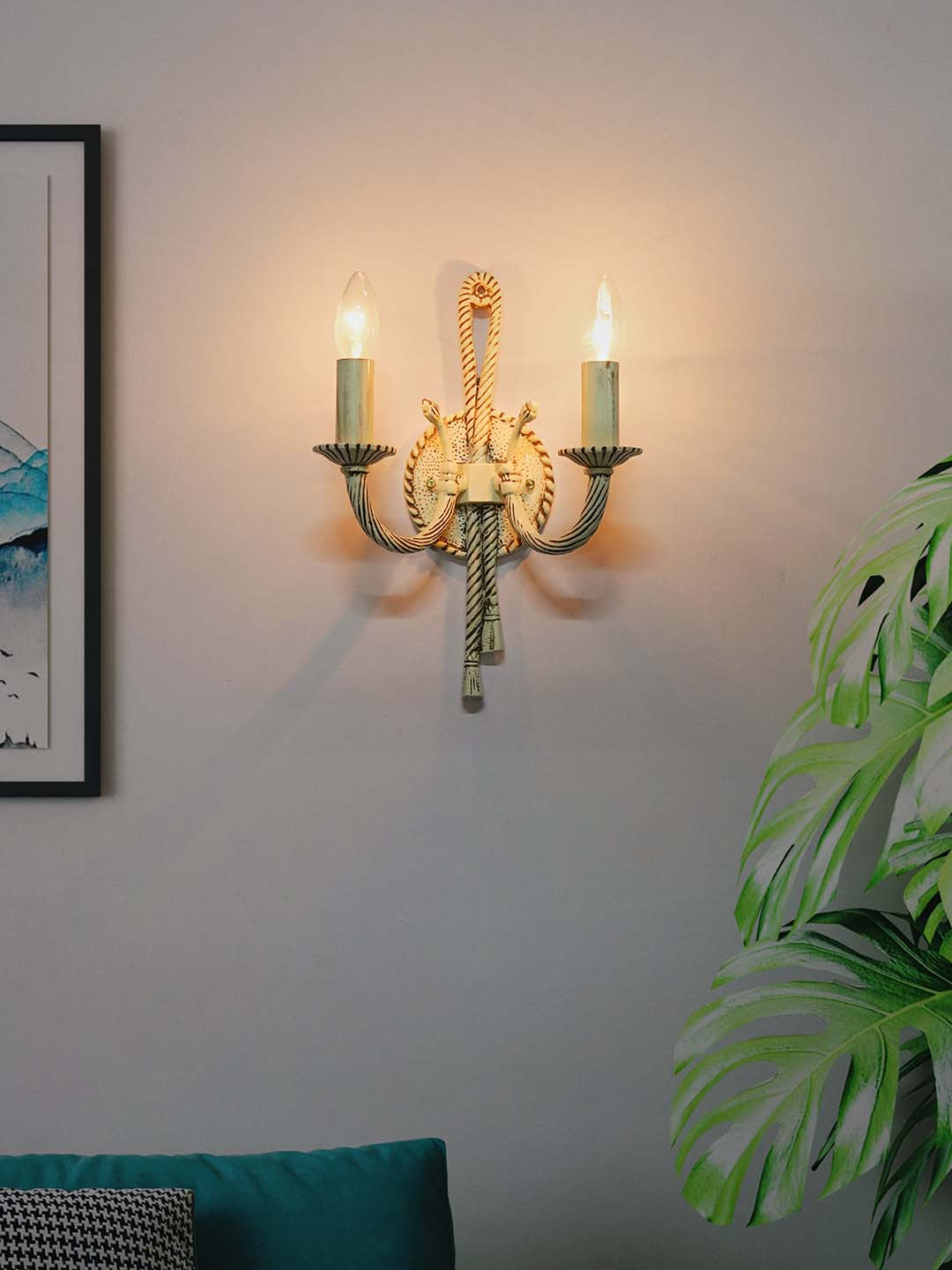 Creme Antique Aluminium 2-Light Wall Sconce – 35.6 cm