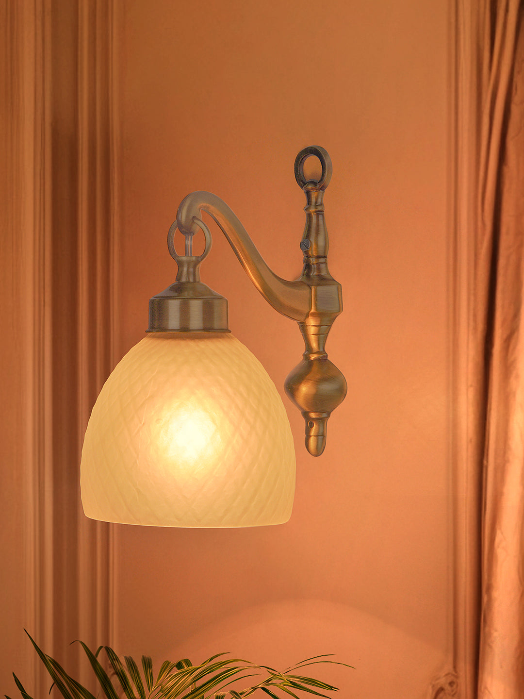 Brass Antique Glass Brass 1-Light Wall Sconce – 27.9 cm