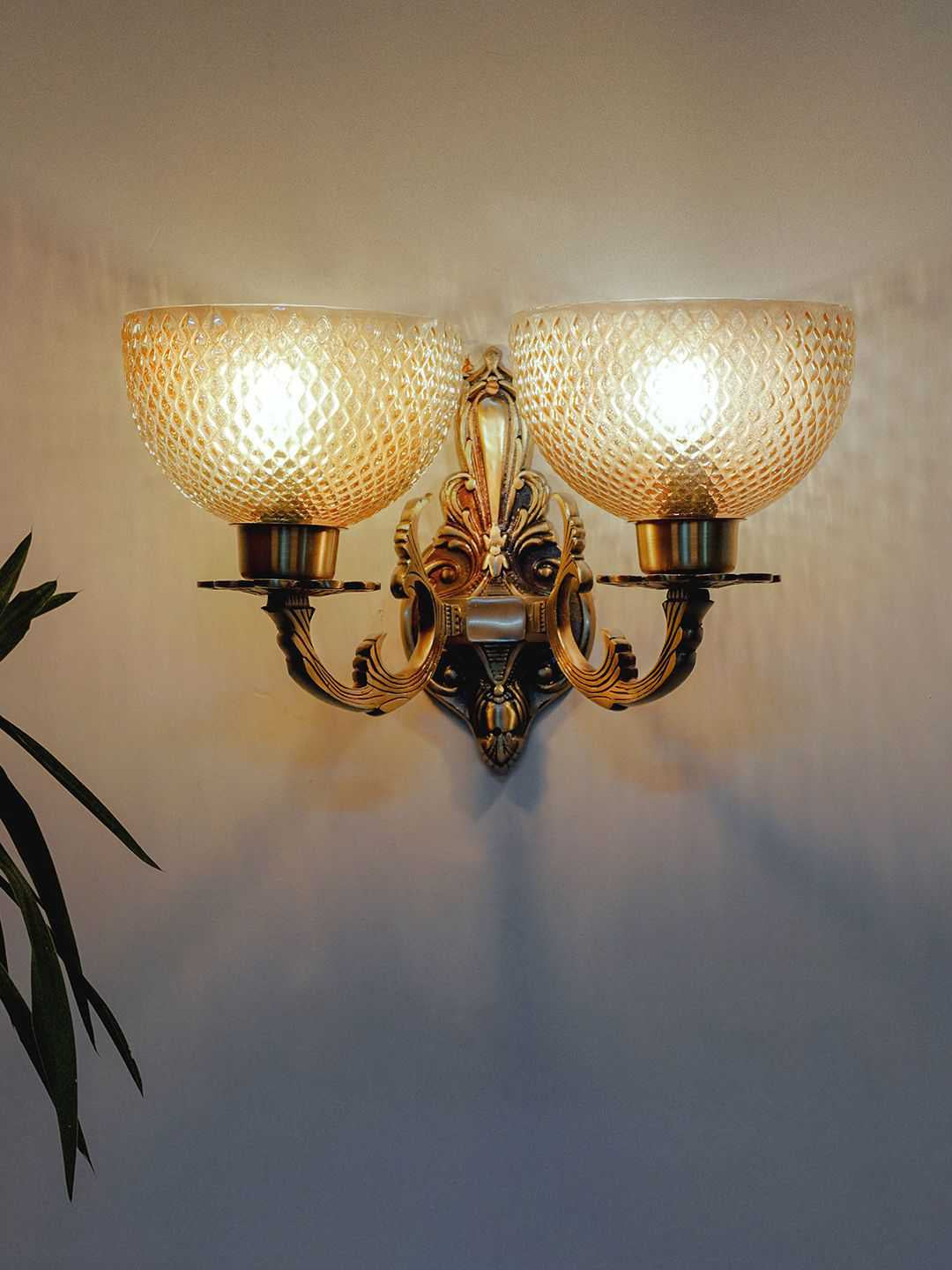 Brass Antique Glass Aluminium 2-Light Wall Sconce – 38.1 cm