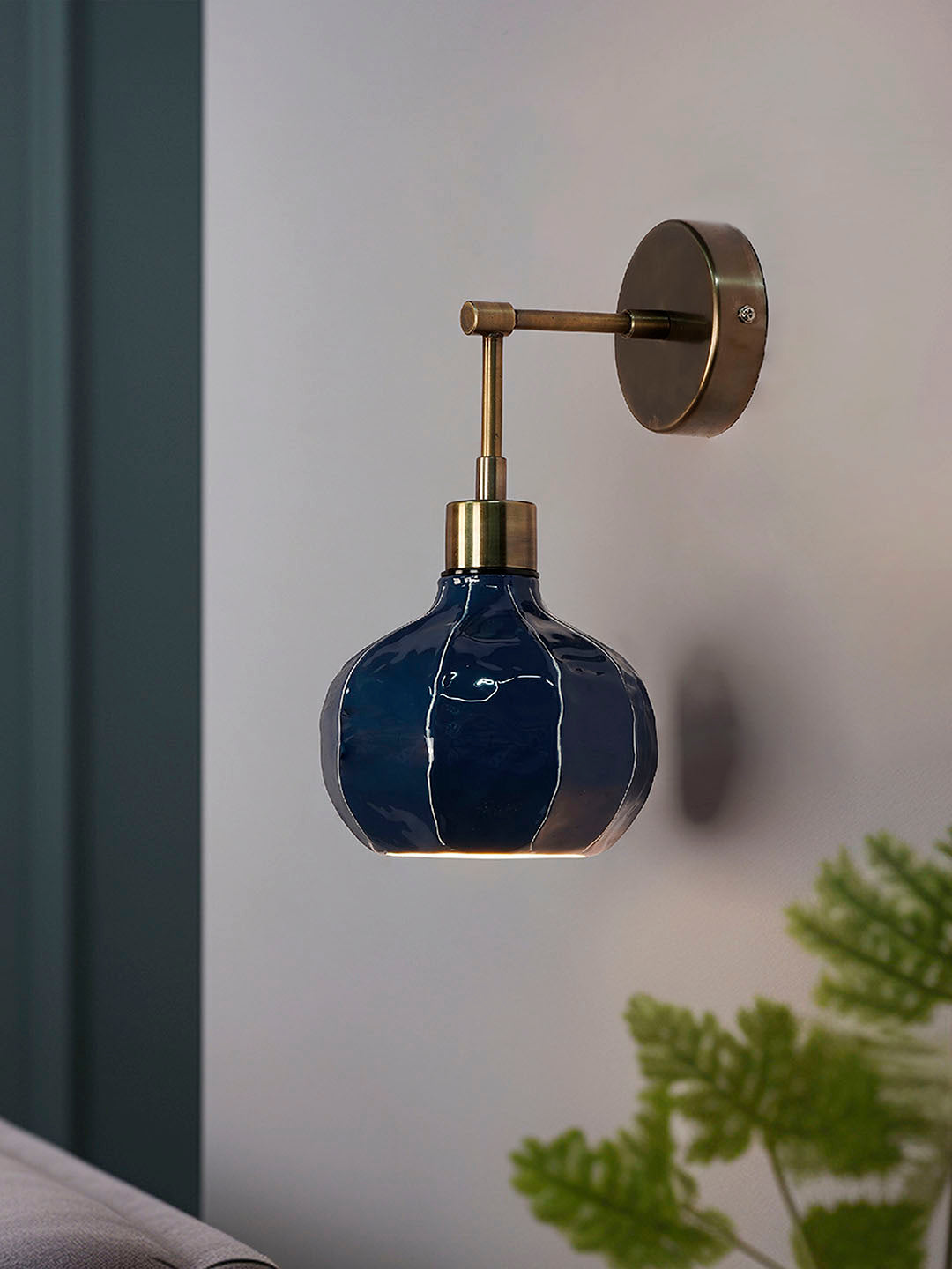 Brass Antique Mild Steel 1-Light Wall Sconce – 30.5 cm