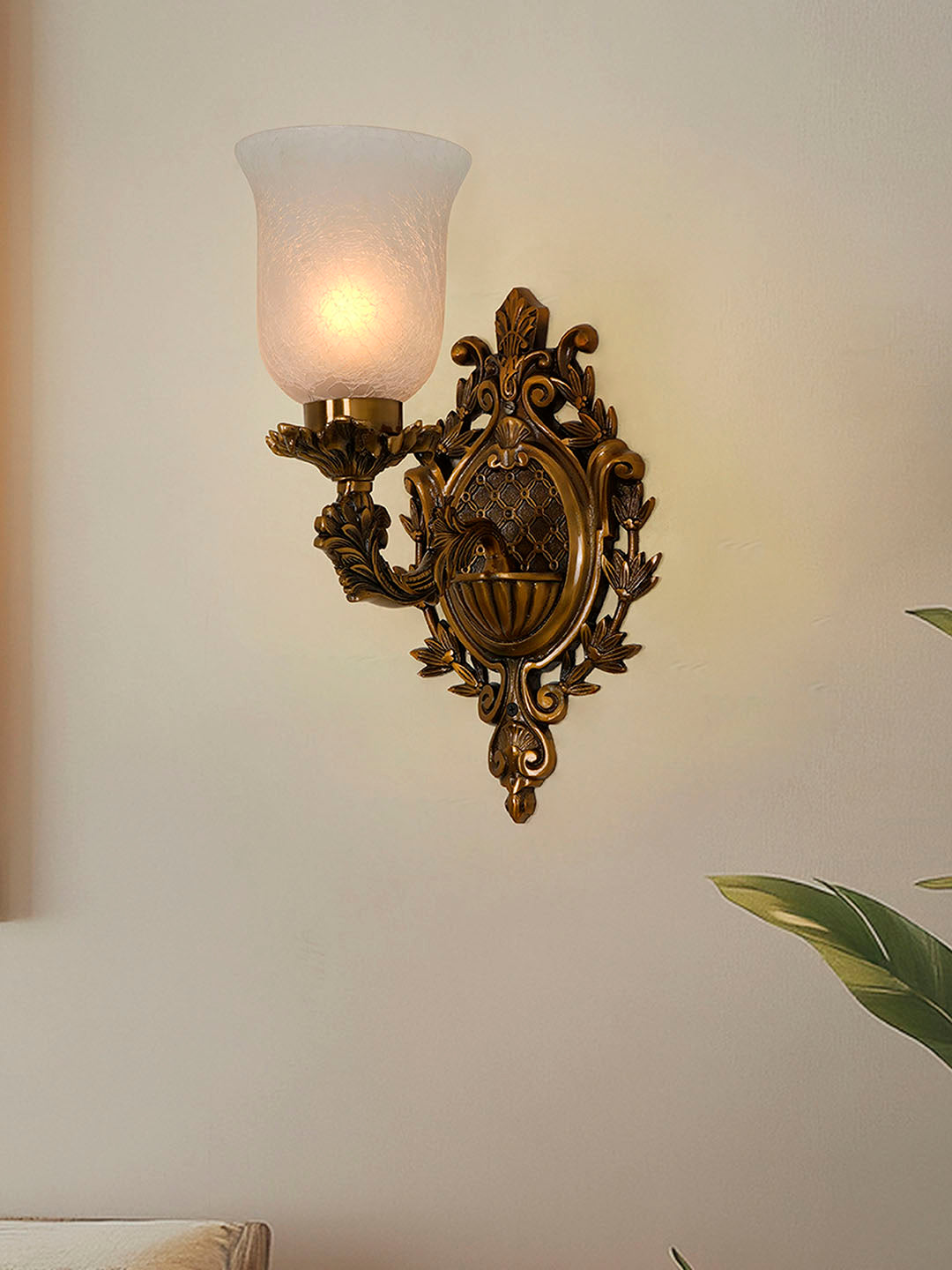 Brass Antique Aluminium Glass 1-Light Wall Sconce – 39.4 cm