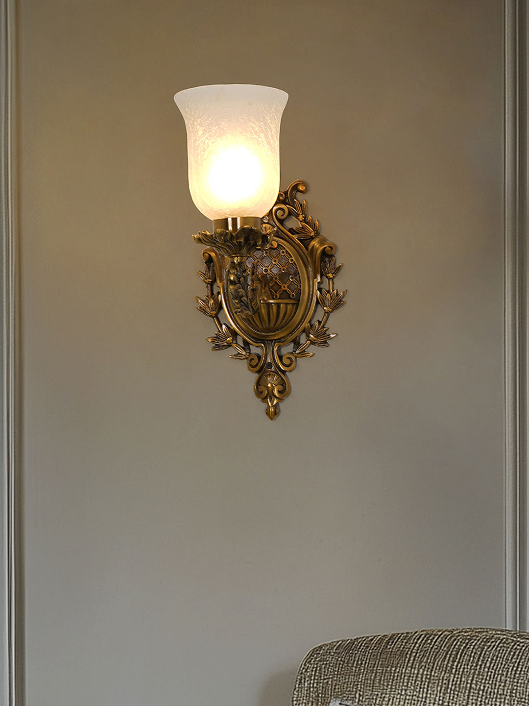 Brass Antique Aluminium Glass 1-Light Wall Sconce – 39.4 cm