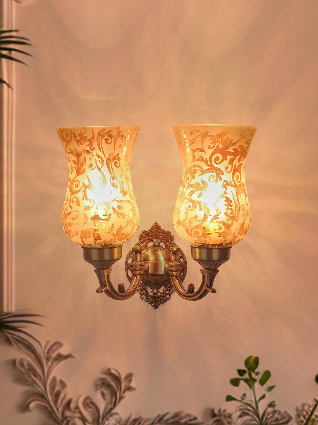 Brass Antique Glass Brass 2-Light Wall Sconce – 27.9 cm