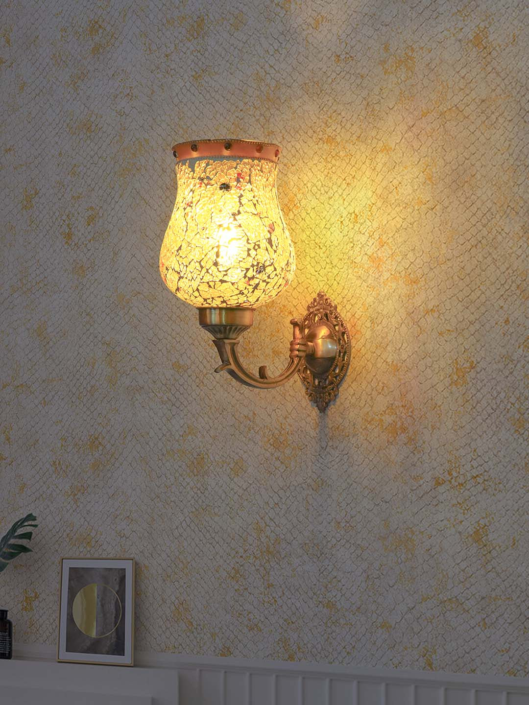 Brass Antique Glass Brass 1-Light Wall Sconce – 27.9 cm