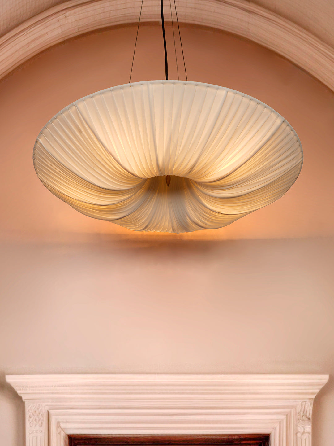 White Fabric 5-Light Saucer Pendant Light – 61 cm