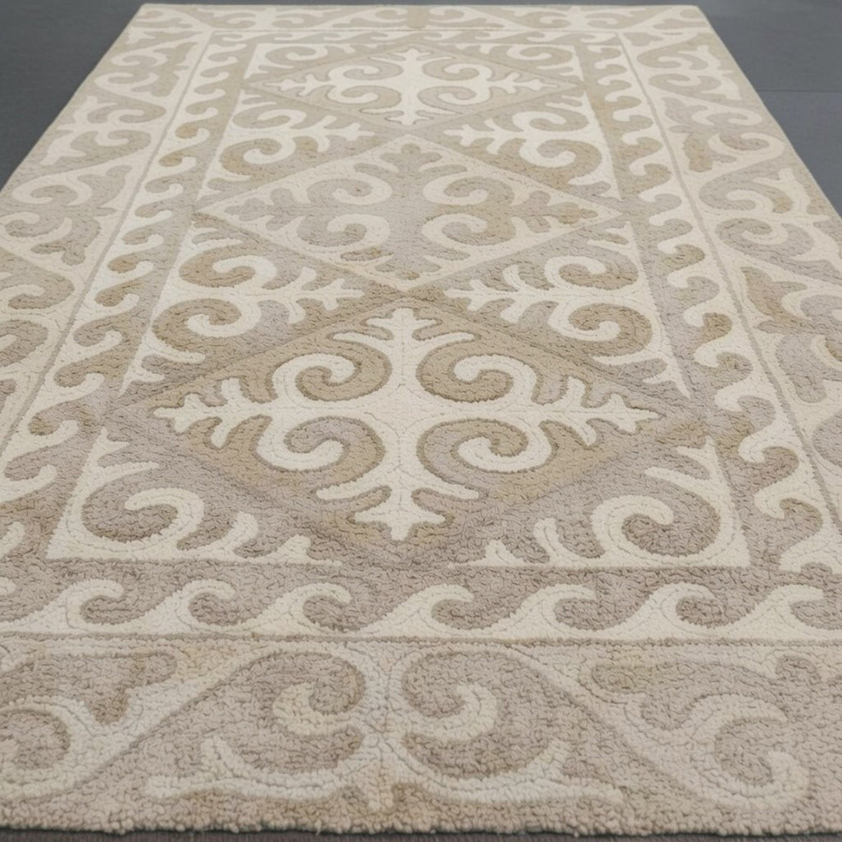 Shyrdak Hand Tufted Wool Viscose Blend Carpet