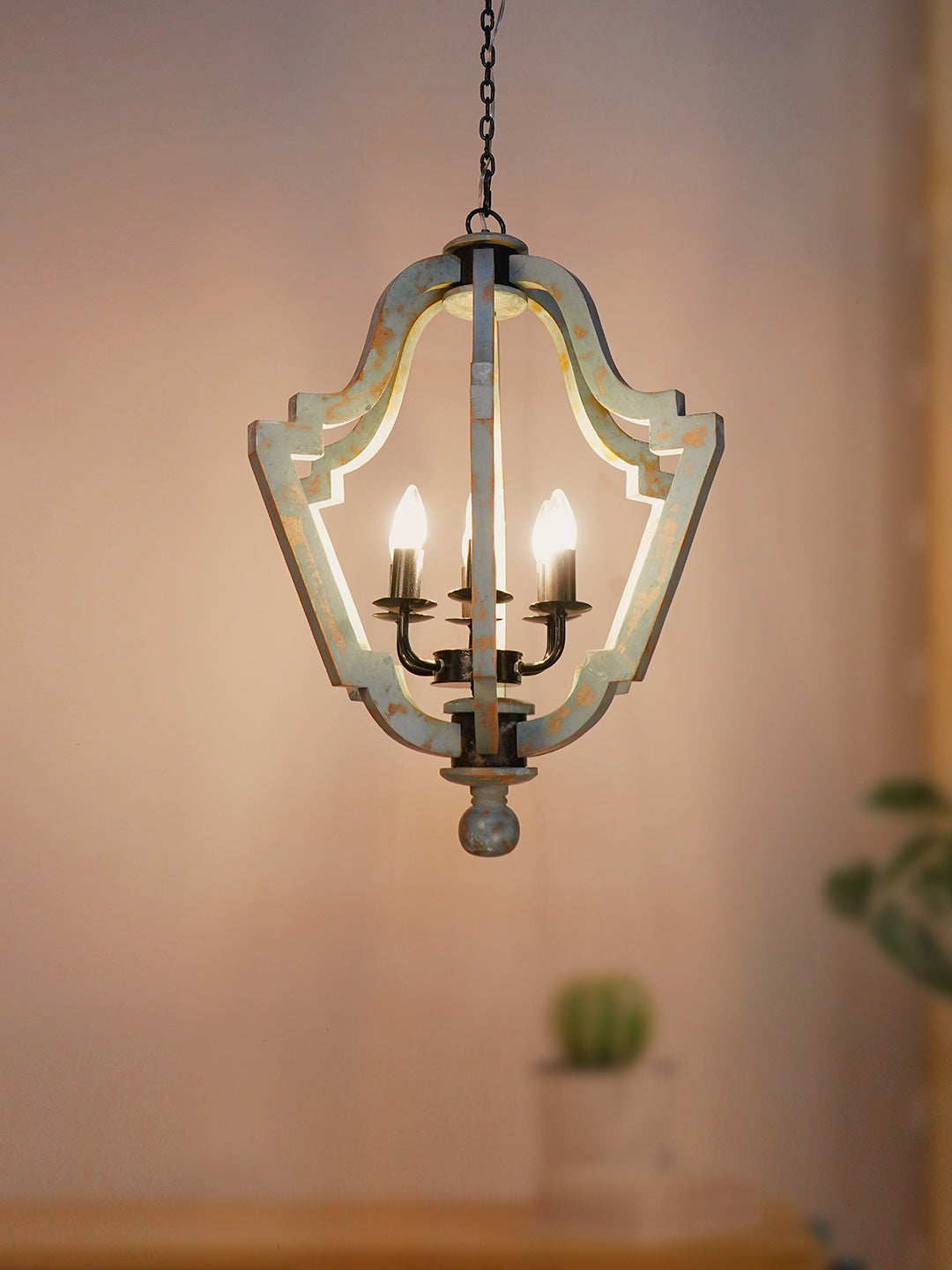 Distressed Grey Wood 6-Light Chandelier – 50.8 cm