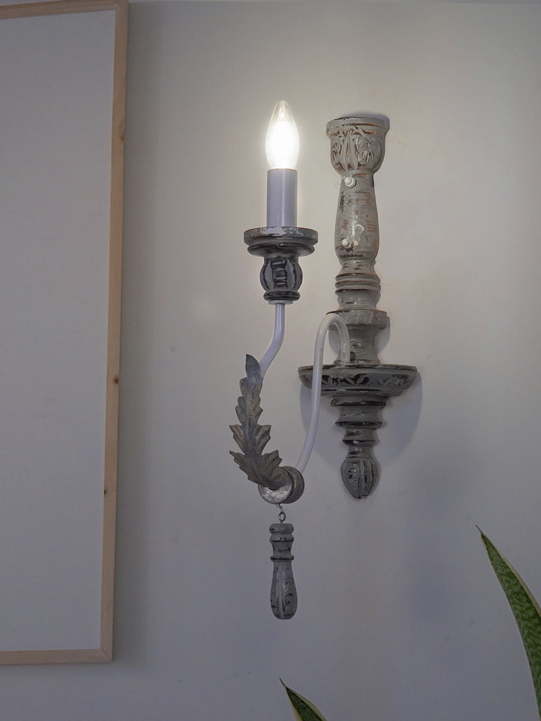 Distressed Grey Wood Wrought Iron 1-Light Candelabra Wall Sconce – 55.9 cm