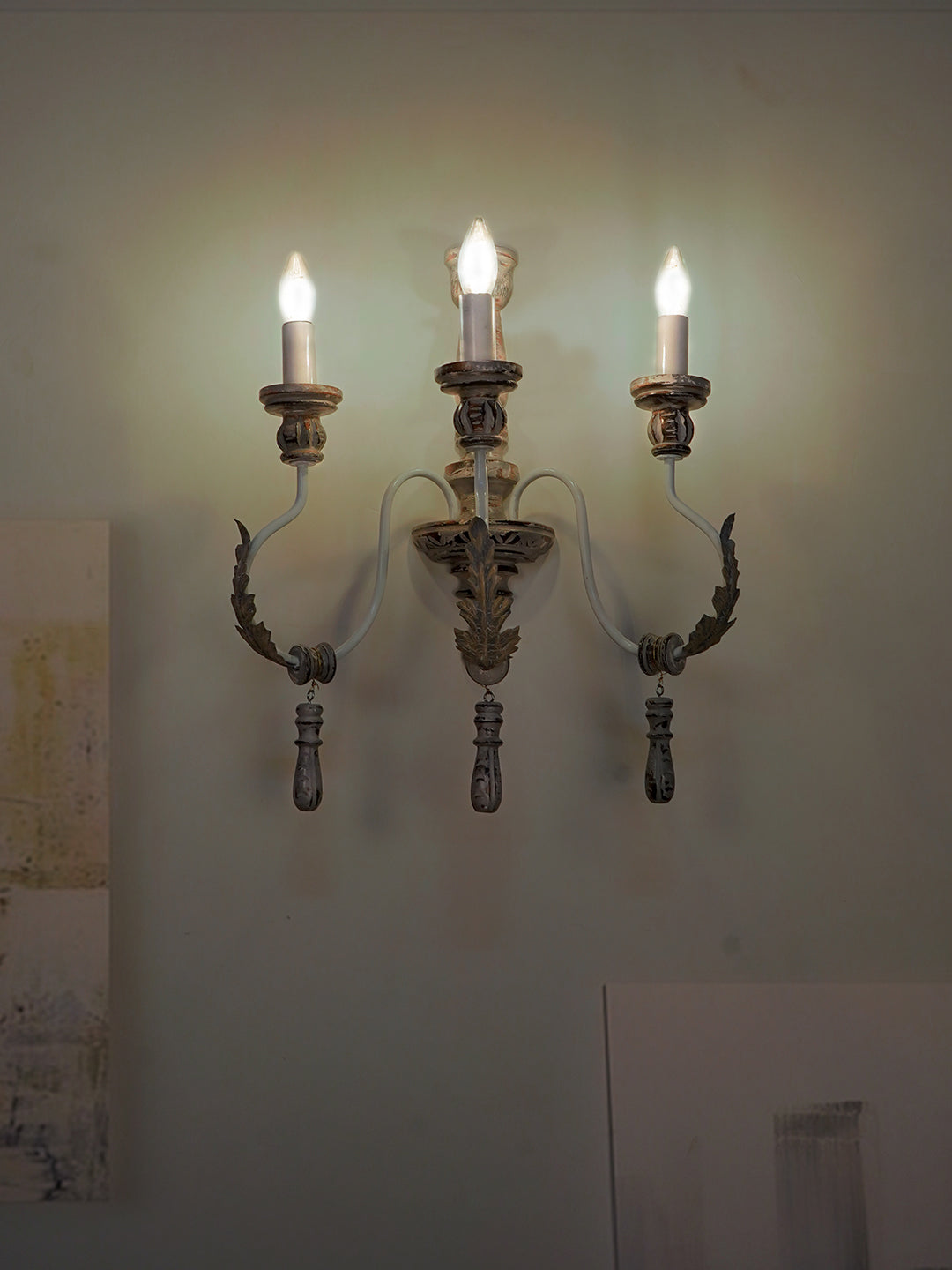 Distressed Grey Wood Wrought Iron 3-Light Candelabra Wall Sconce – 55.9 cm