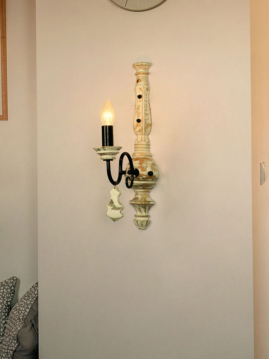 French White Distressed Wood Mild Steel 1-Light Wall Sconce – 49.5 cm