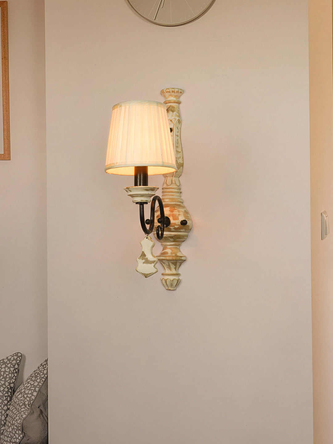 French White Fabric Wood 1-Light Wall Sconce – 49.5 cm