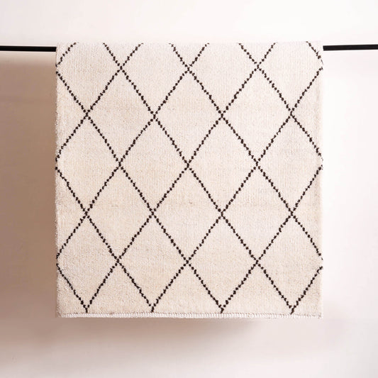 Hand Tufted Moroccan Wool Rug White Black 36×60 & 48×72