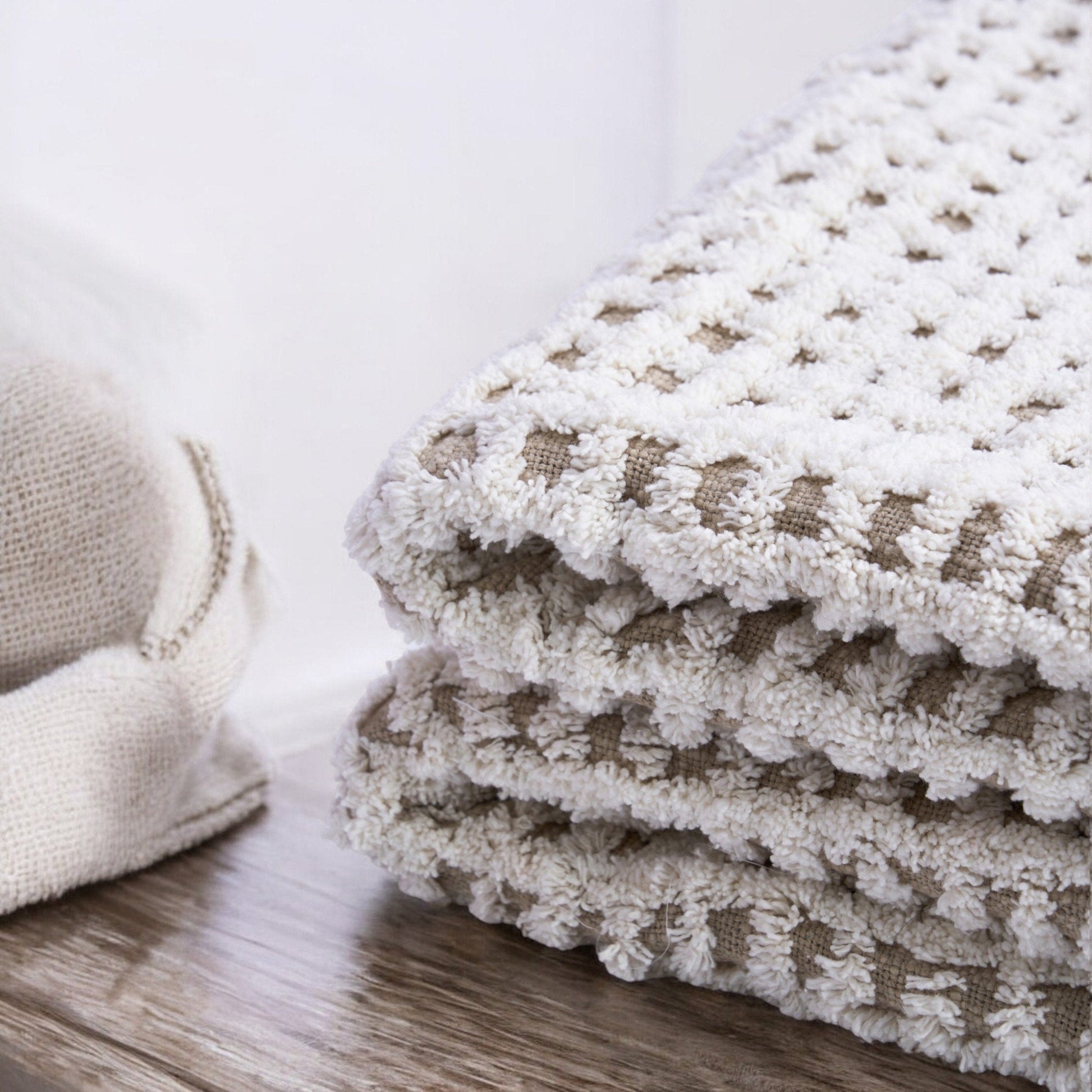 ZULU Handwoven Cotton Tufted Throw Blanket – Check Pattern, 50×60 inches