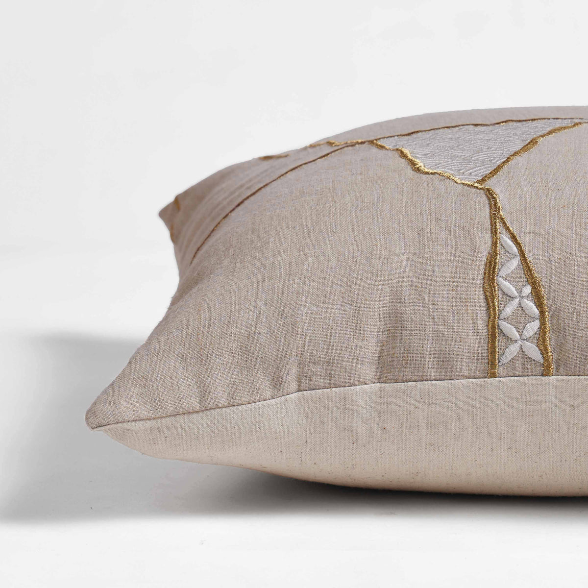 KINTSUGI Embroidered Linen Pillow Cover – 18x18 Inch, Gold & White Embroidery, Medium Mend