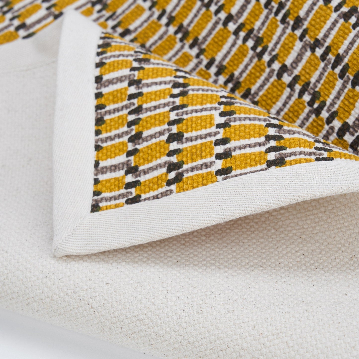 Mustard Weave Texture Handwoven Cotton Rug for Modern Retro Décor