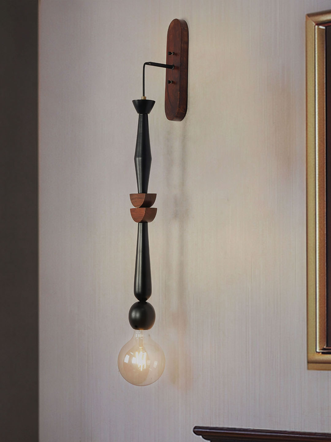 Black Matte Wood 1-Light Wall Sconce – 96.5 cm