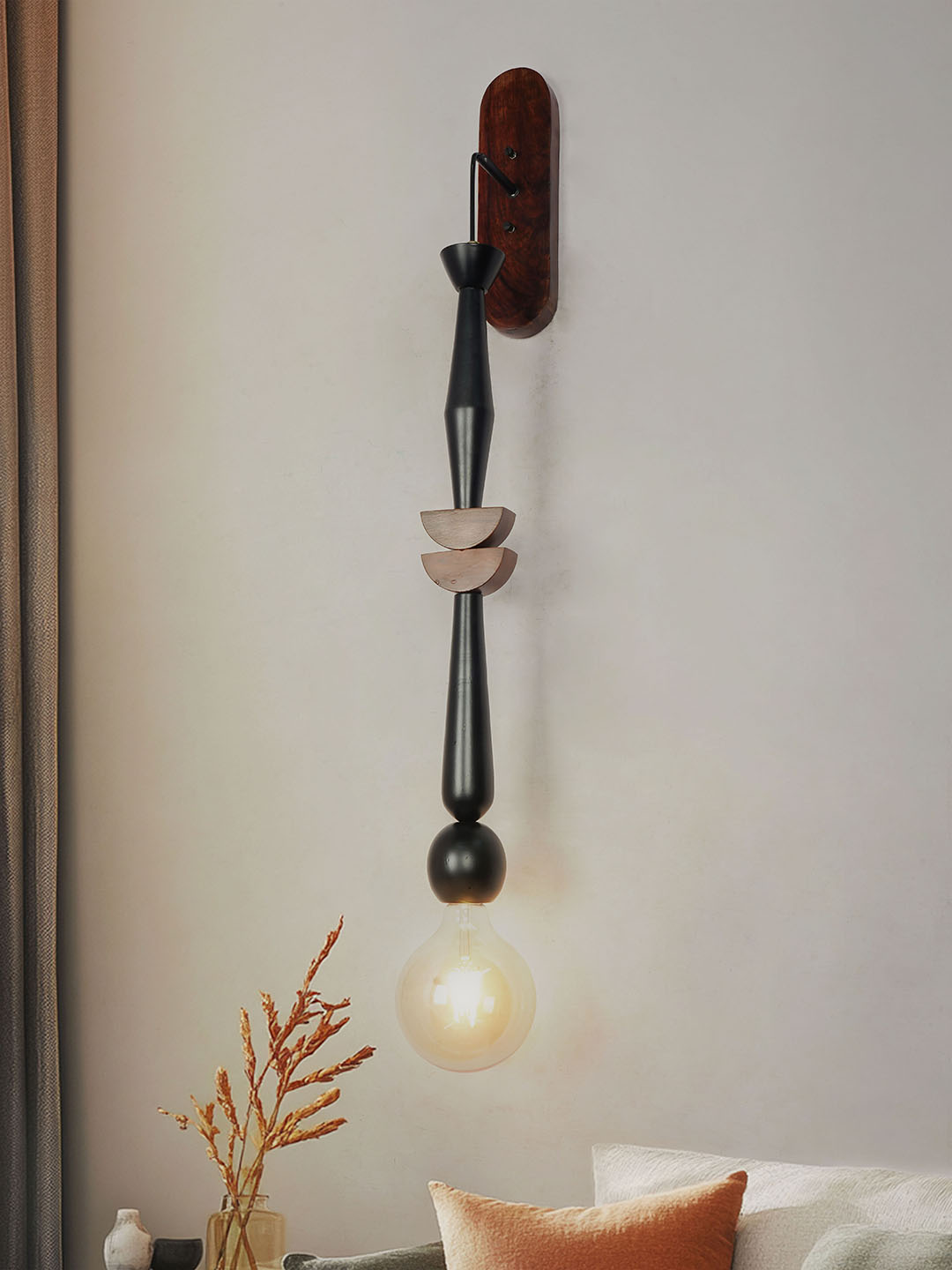 Black Matte Wood 1-Light Wall Sconce – 96.5 cm
