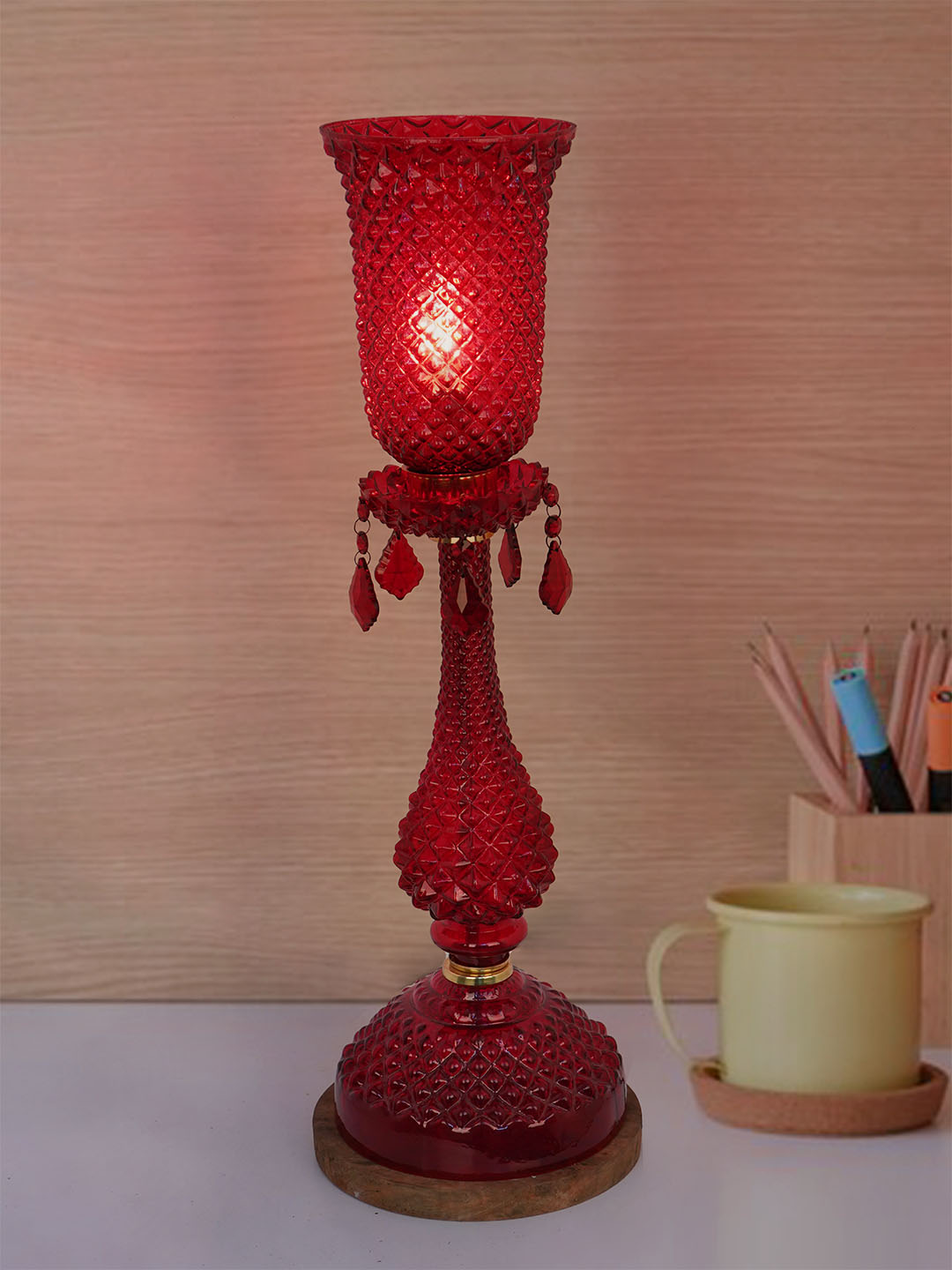Elegant Traditional Red Textured Glass Brass Table Lamp, Single-Light, 68cm Tall