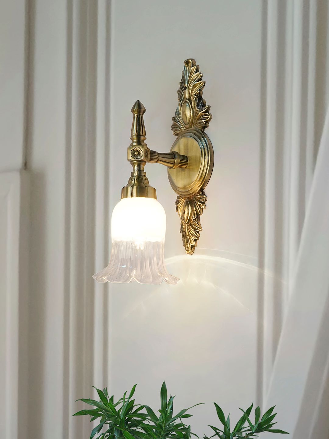 Classic Aluminium Torch Wall Sconce: Antique Brass Finish, Half-White Borosilicate Glass