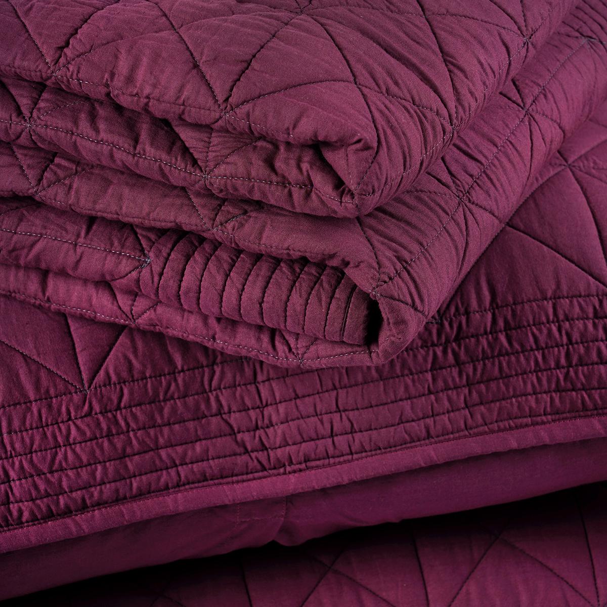 PLUM cotton Quilt with 2 coordinated pillow cases, Sizes available