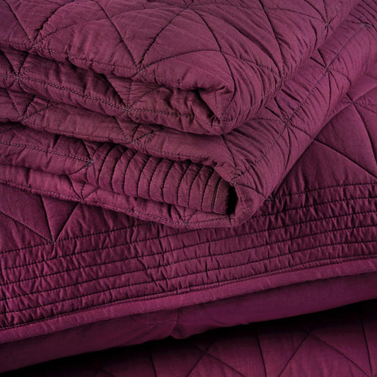 PLUM cotton Quilt with 2 coordinated pillow cases, Sizes available