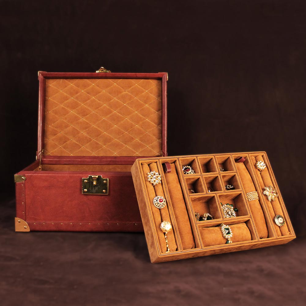 Elegant Brown Glory Luxury Jewelry Trunk with Brass Accents