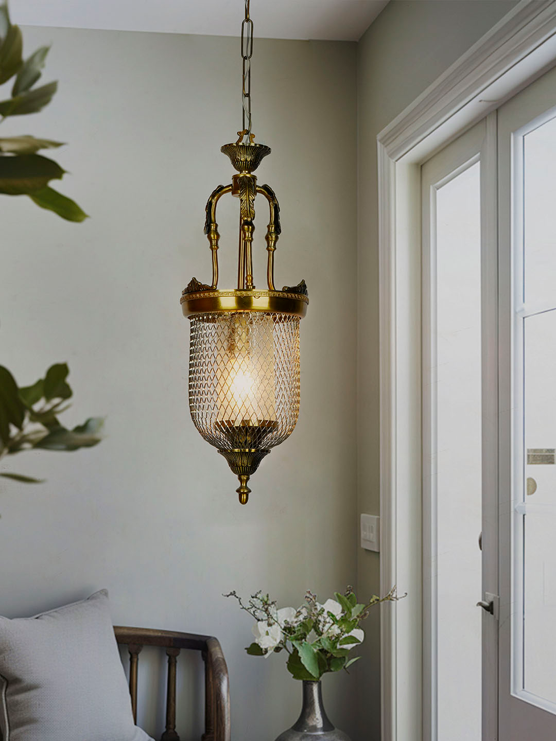 Elegant Antique Brass Lattice Jar Pendant Light for Dining, Living, Bedroom