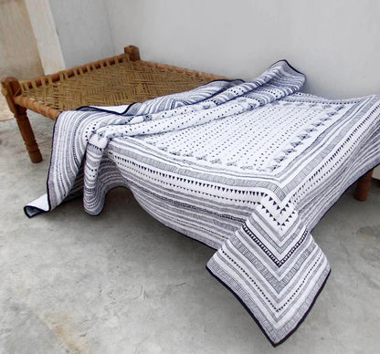 Cabana - Cotton quilted bedspread with aztec black and white print