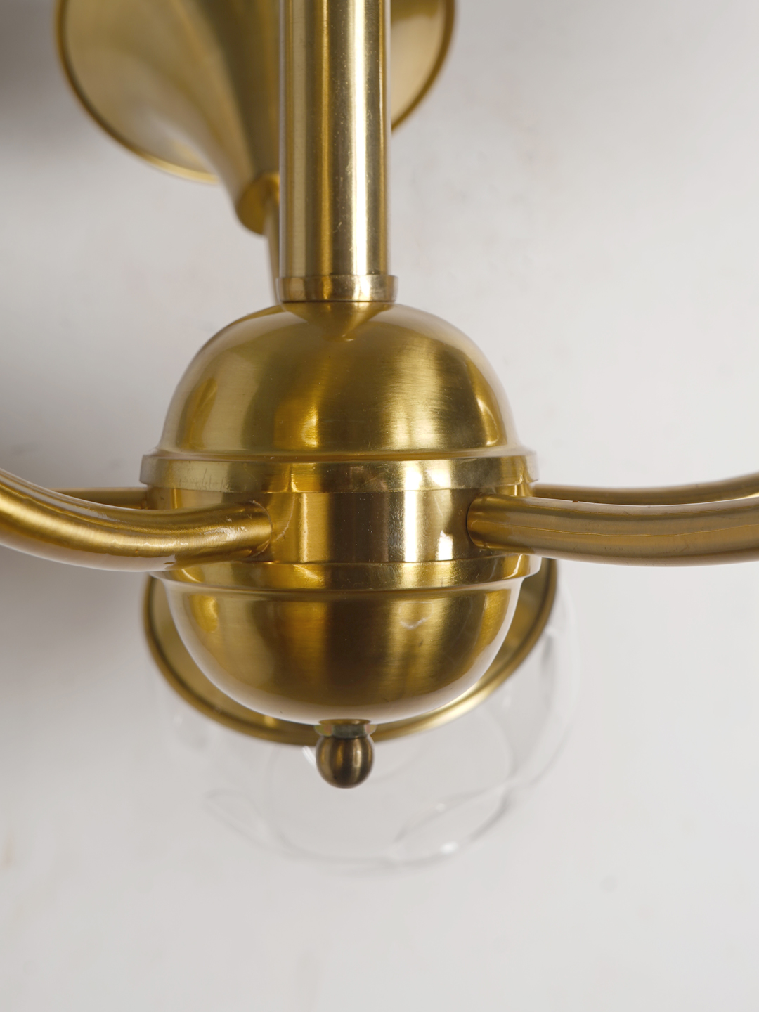 Golden Trumpet 10 Light Chandelier hinge close up
