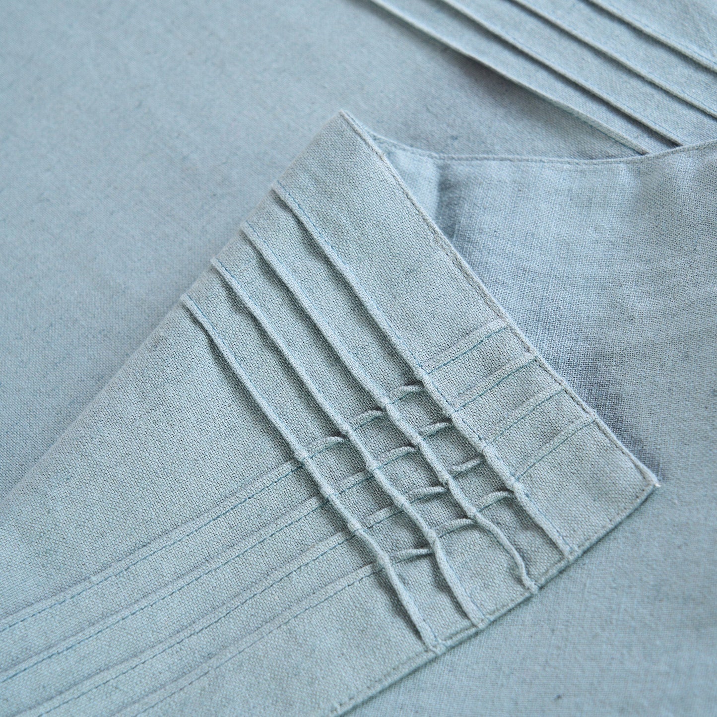 AMOUR Solid Duck Egg Linen-Cotton Table Runner with Pintuck Border