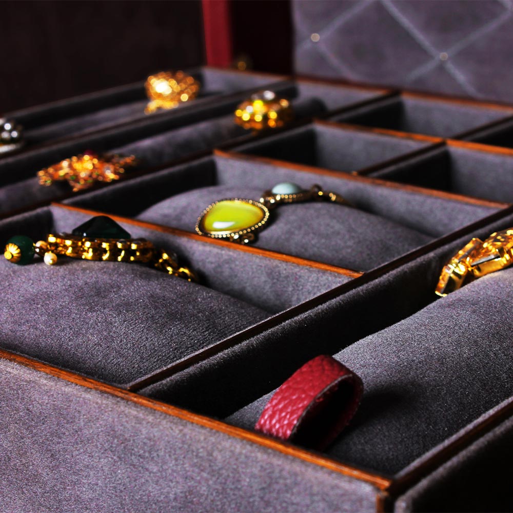 Maroon Glory Premium Leather & Brass Jewelry Trunk – Elegant Storage
