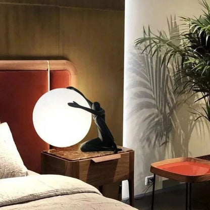 Humanoid Sculpture lamp
