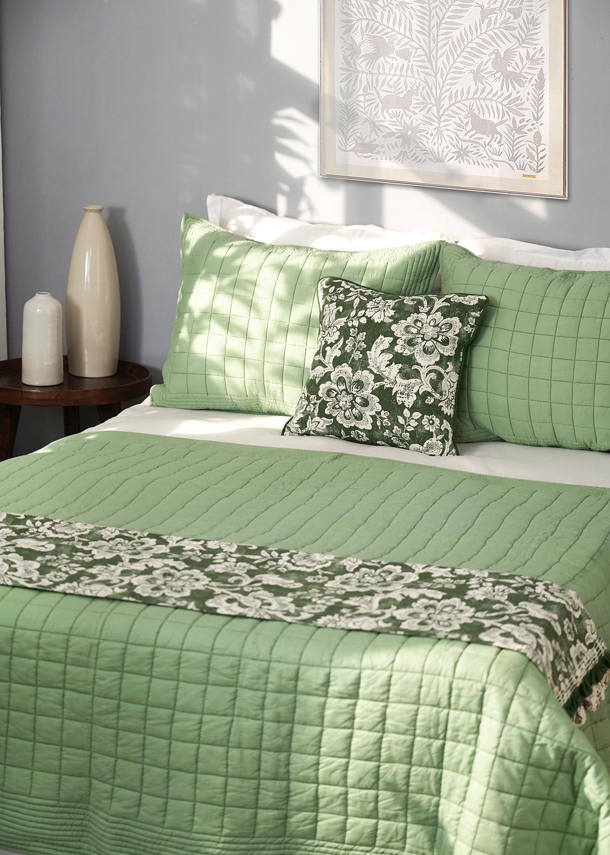SAGE GREEN cotton Quilt with 2 coordinated pillow cases, Sizes available