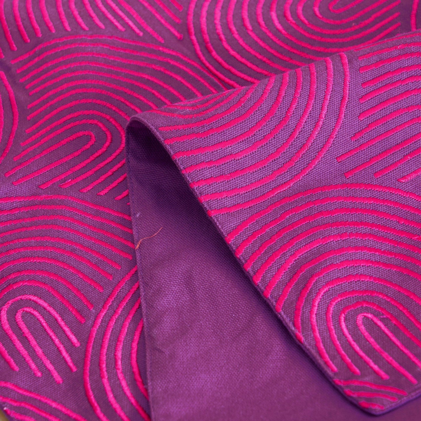 Plum Embroidered Cotton Table Runner – Modern Retro Geometric Design