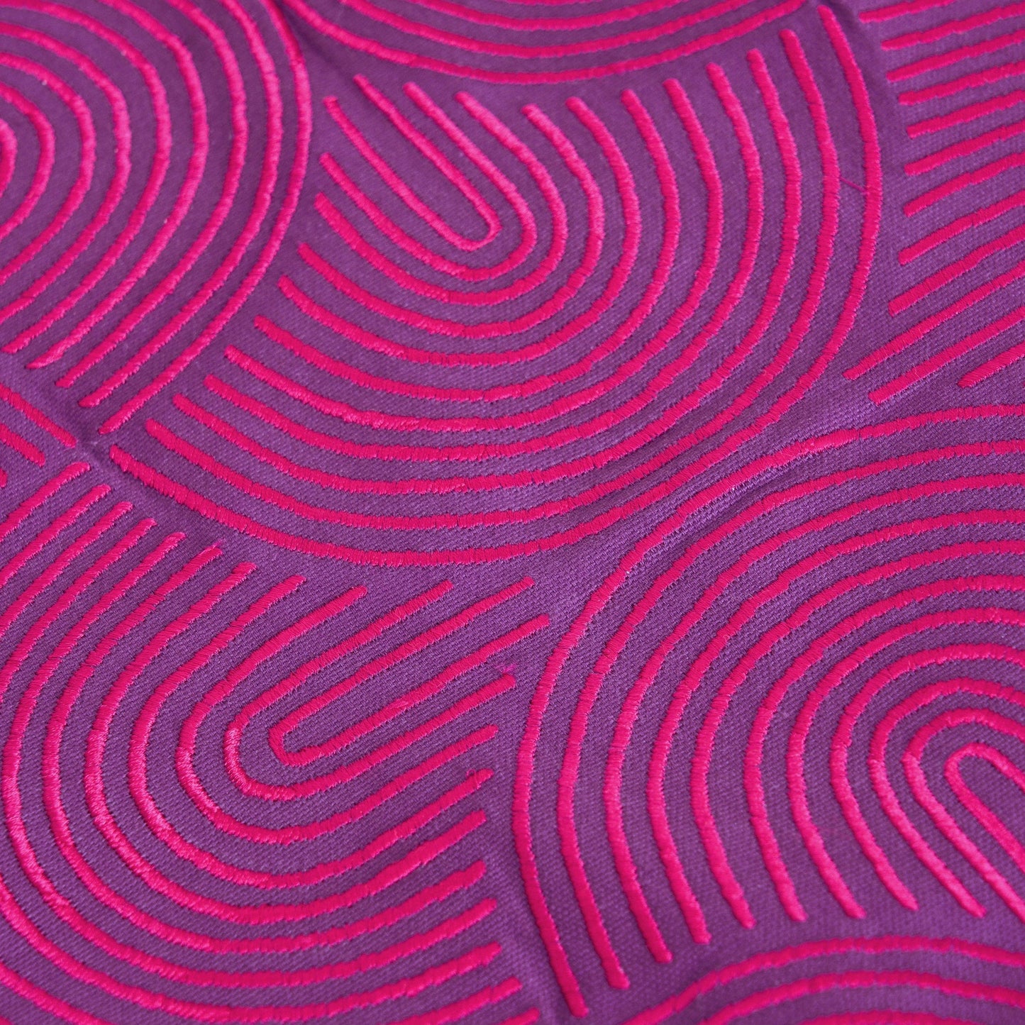 Plum Embroidered Cotton Table Runner – Modern Retro Geometric Design