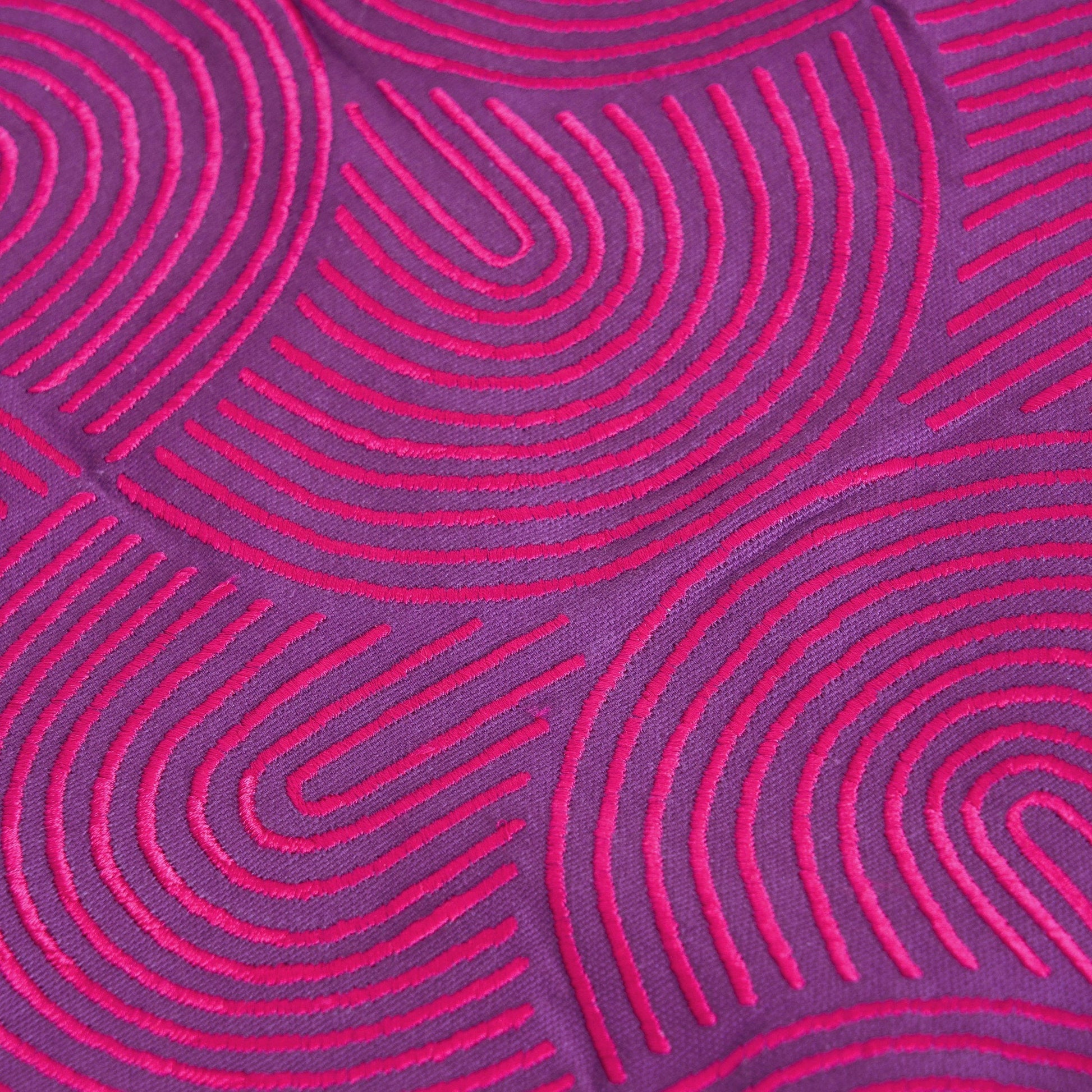 Plum Embroidered Cotton Table Runner – Modern Retro Geometric Design