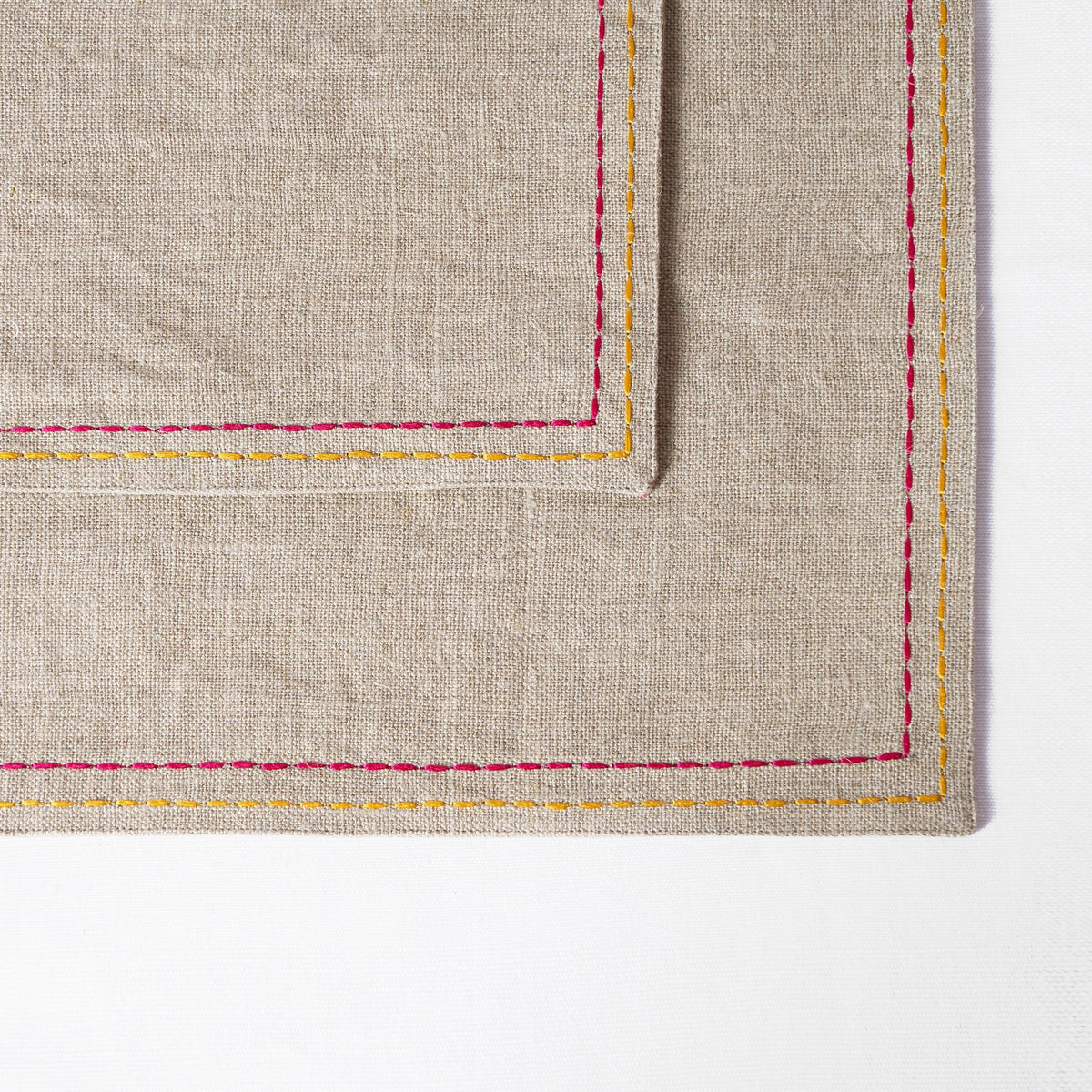 FOLK - Embroidered Linen Placemat Set