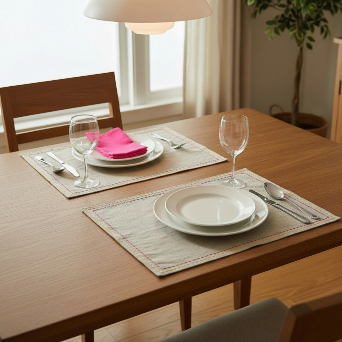 FOLK - Embroidered Linen Placemat Set