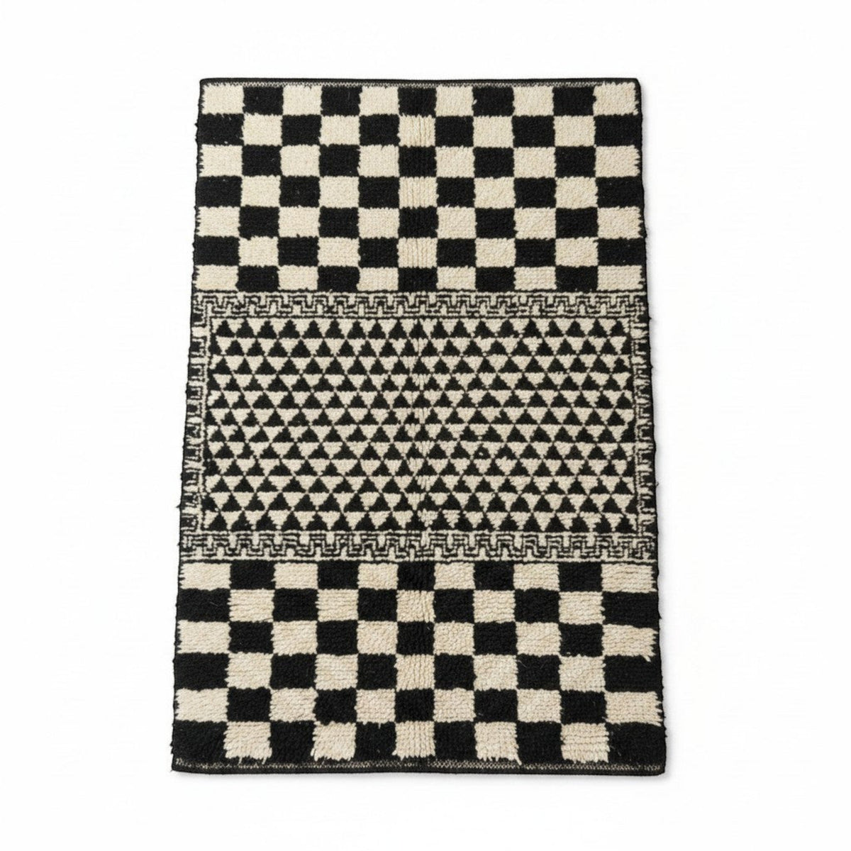 Checkerboard Patterned Area Rug With Geometric Design