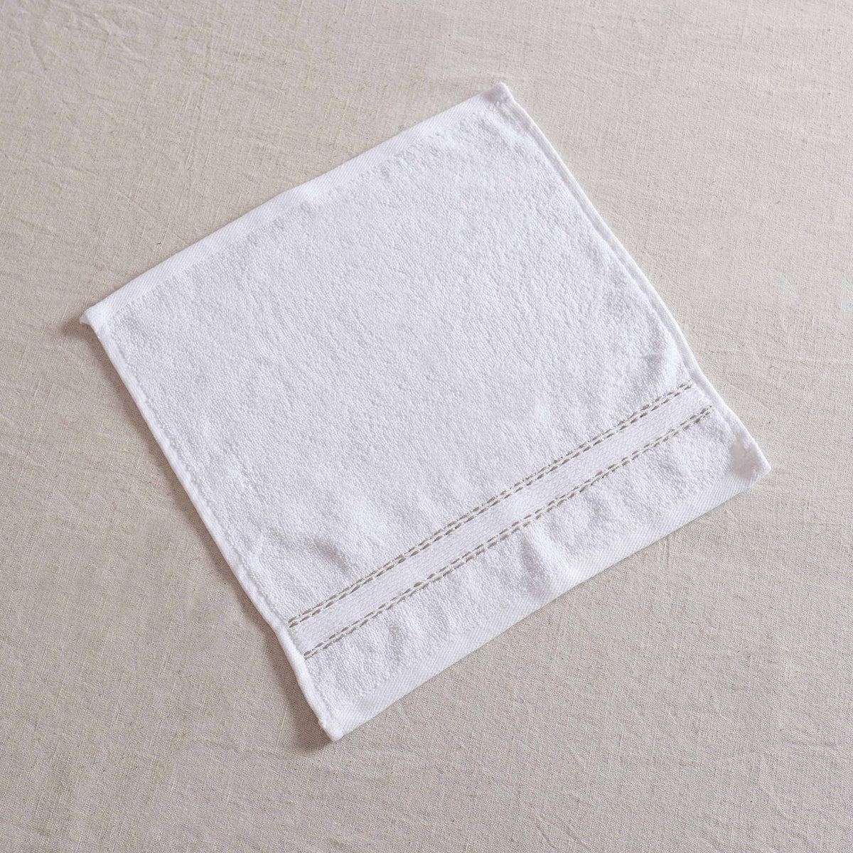 GIFT PACK - Luxury Towel Set – 4 Pieces | Customizable with Monogram | Linen Appliqué and Embroidery