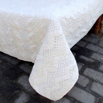 White Kantha Quilted Throw Blanket with Chevron Pattern – Twin/Single Set