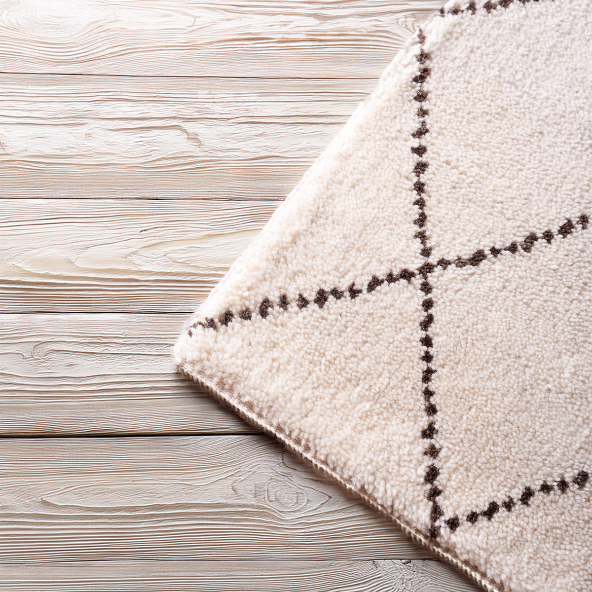 Moroccan Hand Tufted Wool Blend Carpet | Diamond Pattern | Grey, White & Rust | 3 Sizes